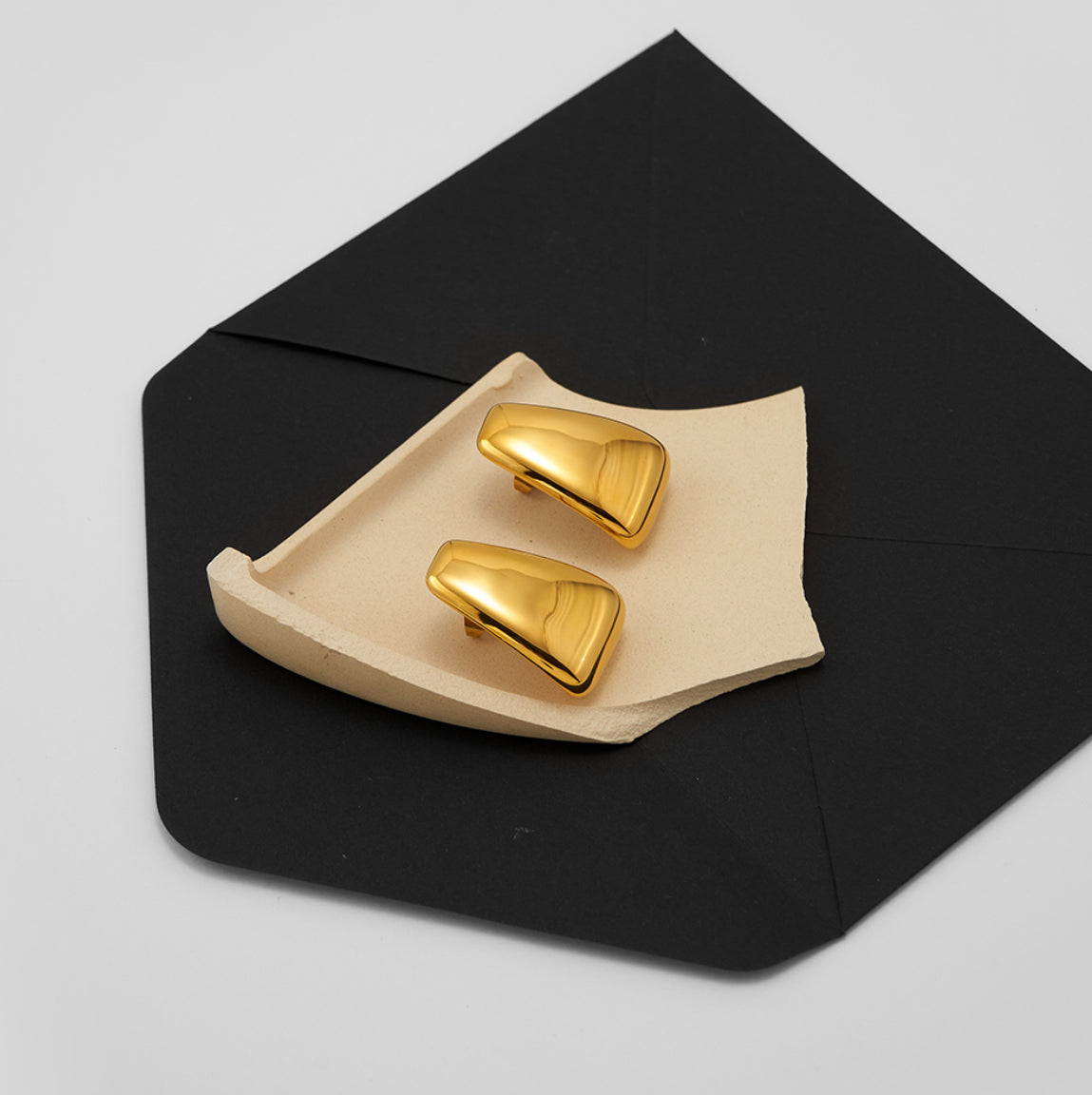 Fiora Earrings