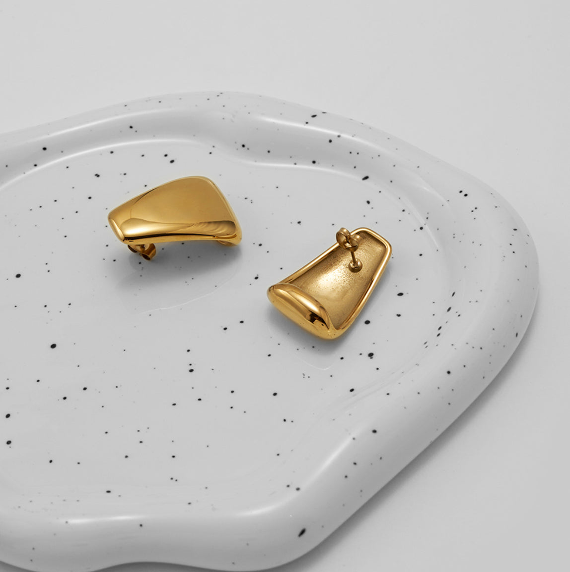 Fiora Earrings