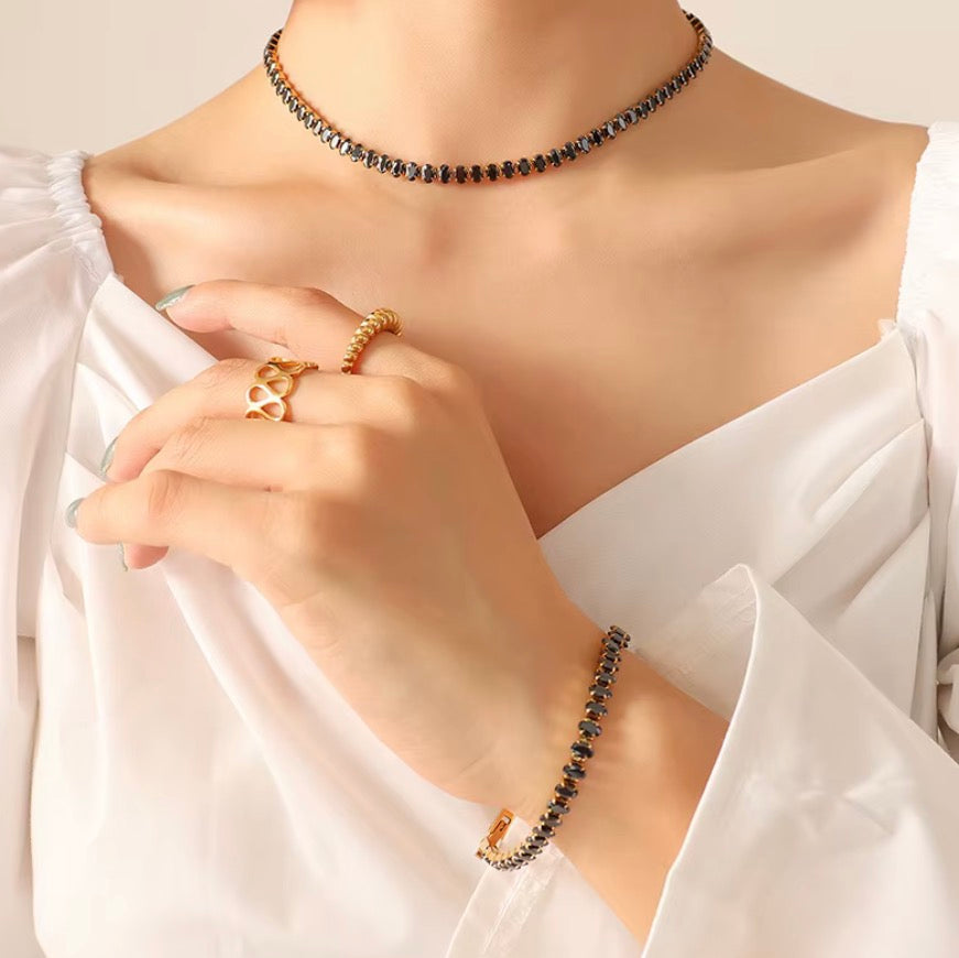 Elisia Necklace - 18k Gold Plated Stainless Steel