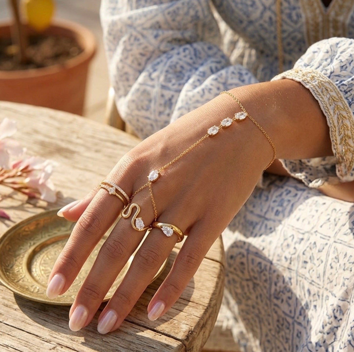 Margaux Hand Chain - 18k Gold Plated Stainless Steel