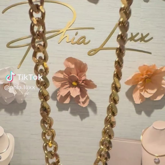 Long Live Cowgirls necklace product video